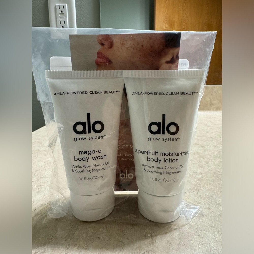Alo Mega-C Body Wash & Superfruit Moisturizing Body Lotion Set 1.6 fl oz